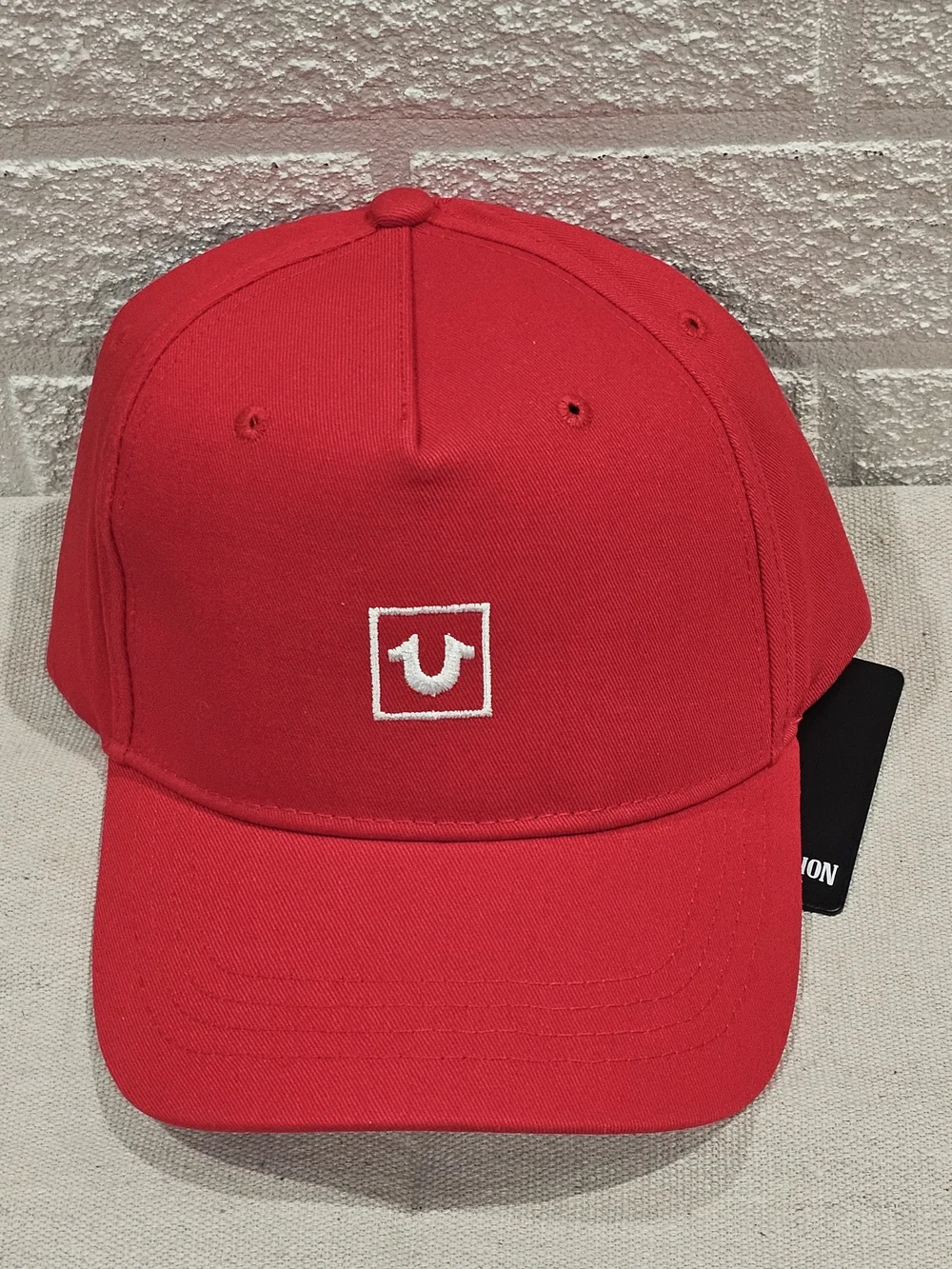 True Religion Hat Unisex OSFA Red White Horseshoe Logo Snapback Cap New